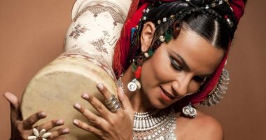 "أوم" مسك ختام مهرجان تراكالت للموسيقى الصحراوية