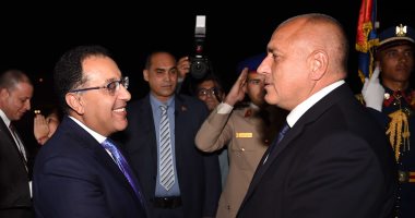 صور.. رئيس الوزراء يستقبل رئيس وزراء بلغاريا بمطار القاهرة