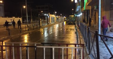 صور.. الأمن الجزائري يغلق شارع فندق الأهلي بسبب الجماهير 
