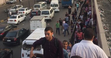 شكوى من غلق مطلع كوبرى مشاة جامعة القاهرة
