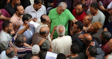 محافظ المنوفية يلتقى بالأهالى أمام مقر إدارة خدمة المواطنين بالديوان العام 