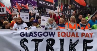 أكثر من 8000 شخص يتظاهرون فى اسكتلندا للمطالبة بتوزيع عادل للأجور