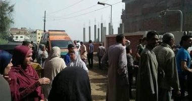 صور.. الآلاف يشيعون جثامين ضحايا "بيارة الصرف الصحى" بكفر الشيخ