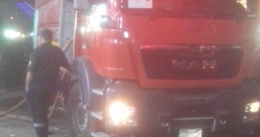 السيطرة على حريق بسيارة محملة بالمراتب الأسفنجية بسوهاج 