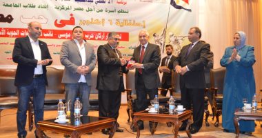 جامعة عين شمس تكرم اللواء طيار نصر موسى باحتفالات نصر أكتوبر