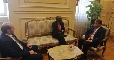 "إفريقية البرلمان" تلتقى سفير رواندا.. والأخير يطالب مصر بتحرير إفريقيا اقتصاديا