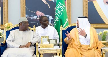 صور.. رئيس السنغال يصل الرياض للمشاركة فى المنتدى العالمى للاستثمارات