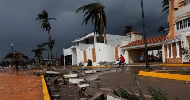 أثار كارثية على سواحل المكسيك بسبب الإعصار "ويلا"