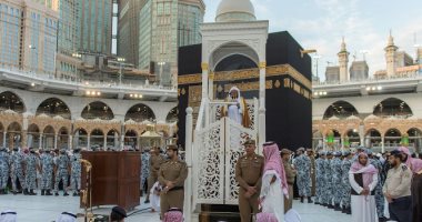 صور.. آلاف المصلين يؤدون صلاة الاستسقاء بالمسجد الحرام فى مكة
