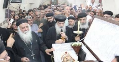 صور.. مسلمون ومسيحيون يشيعون جثمان شيخ كهنة إيبارشية الأقصر