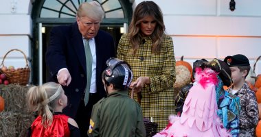 صور.. ترامب وميلانيا يشاركان احتفالات الهالوين داخل البيت الأبيض