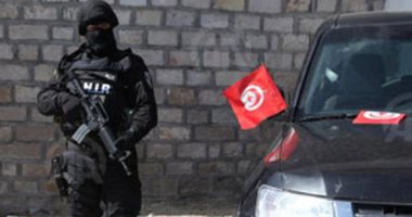 فيديو..سيدة تونسية تفجر نفسها فى سيارة للشرطة بشارع الحبيب بورقيبة