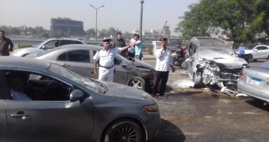 صور..إصابة 4أشخاص إثر حادث تصادم 5 سيارات بطريق كورنيش النيل اتجاه شبرا
