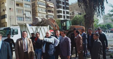 صور.. مدير أمن القاهرة يقود حملات لإزالة الإشغالات وتطهير ميدان الألف مسكن