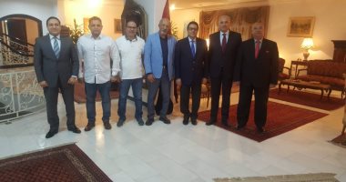 سفير مصر بالكويت يدعو بعثة كرة السرعة للغذاء بمنزله