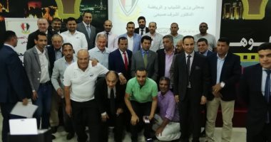 وزير الشباب والرياضة يلتقي أبناء الجالية المصرية في دبي