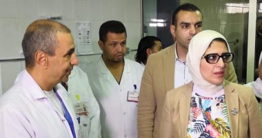صور.. وزيرة الصحة تتفقد مستشفى شرم الشيخ الدولى 