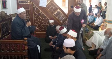 صور.. رئيس القطاع الدينى بالأوقاف يفتتح مسجد البلدية برأس البر