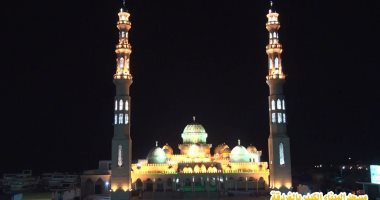 صور..  مسجد المينا الجامع بالغردقة تحفة معمارية تستهوى السائحين                                 