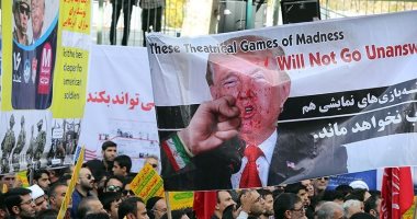 صور.. إيران تستبق العقوبات الأمريكية بمسيرات إحياء ذكرى سقوط سفارة واشنطن