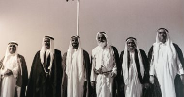 صورة تاريخية.. الشيخ زايد يتوسط حكام الإمارات المؤسسين عقب إعلان اتحاد الدولة