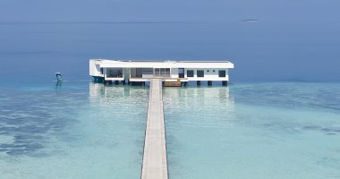 جولة داخل أول فيلا فندقية تحت الماء فى العالم بجزر المالديف.. صور وفيديو -  اليوم السابع