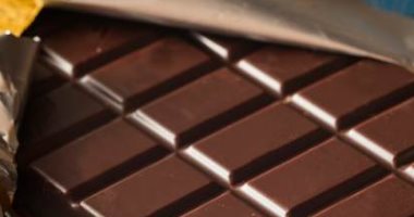 الشوكولاتة تنشط المخ وتقلل الإجهاد