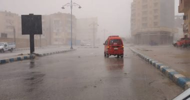 صور.. سقوط أمطار على مناطق متفرقة بمطروح والساحل الشمالي