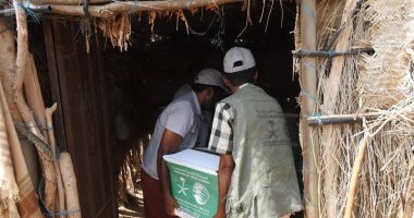 السعودية تغيث اليمنيين.. توزيع 91 طنًا سلال غذائية على 17 قرية بمحافظة حجة