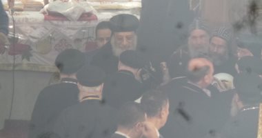 البابا تواضروس يترأس قداس "الأربعين" للأنبا بيشوى بدير القديسة دميانة 