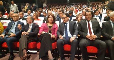 وزير الثقافة التونسى ودرة وأيمن زيدان فى ختام مهرجان أيام قرطاج السينمائية
