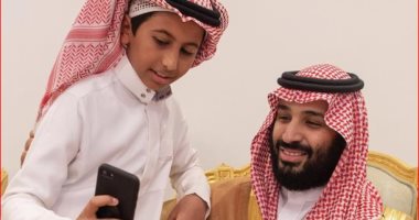 سيلفى لولى العهد مع طفل سعودى.. ووالده: تأكيد لتواضع الأمير محمد بن سلمان