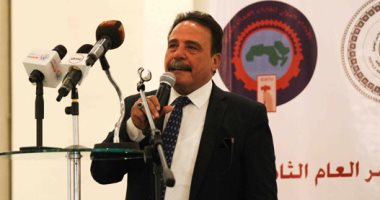 رئيس اتحاد عمال مصر: العمال يحصدون ثمار ثورة 30 يونيو بفضل المشروعات التنموية