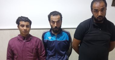 القبض على 3 عاطلين أجبروا صاحب شركة على توقيع عقد بيع شقتين بعين شمس