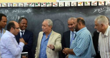 محافظ الأقصر ومدير برنامج الأغذية العالمى بمصر يزوران مدرسة الفتاتيح المجتمعية