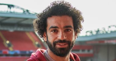 محمد صلاح يهنئ بطل الخماسى الحديث بفوزه بجائزة أفضل لاعب ناشئ فى 2018