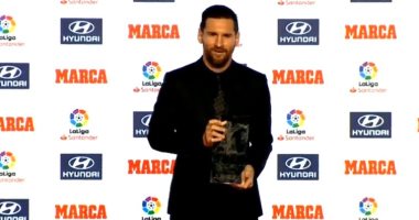 ميسي يتسلم جائزة أفضل لاعب فى الدورى الإسبانى.. فيديو وصور 