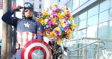 Captain America ينعى الأب الروحى لـ مارفل على طريقته الخاصة.. صور