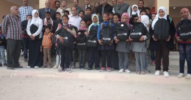 توزيع 900 حقيبة مدرسية مجانا على طلبة المدارس بوسط سيناء