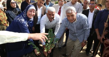 فيديو وصور.. محافظة المنوفية ونقيب الزراعيين يشاركان فى زراعة 3000 شجرة مثمرة