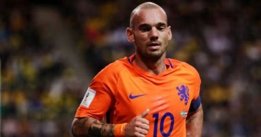الهولندي شنايدر يعلن اعتزاله كرة القدم
