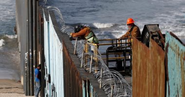 مستقبل غامض يحيط بالمهاجرين بعد قرار بايدن وقف بناء الجدار بين المكسيك وأمريكا
