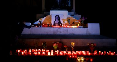  مالطا تحيى الذكرى السنوية الأولى لاغتيال صحفية وثائق بنما بالشموع