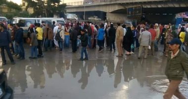 مياه الأمطار تحاصر طريق "خورشيد _ العوايد" بالإسكندرية