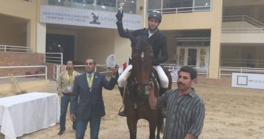 محمد طلعت يقتنص بطولة الجائزة الكبرى للفروسية 