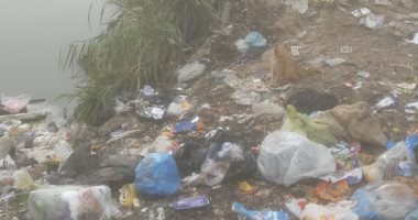 صور.. القمامة تغرق شوارع العوايد بالإسكندرية والأهالى يستغيثون بالمحافظ