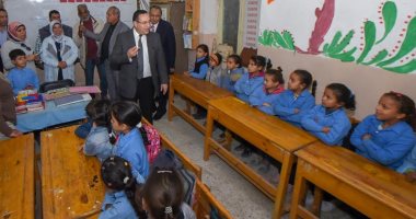 محافظ الإسكندرية يتفقد المدارس فى حى العامرية 