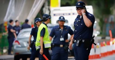 شرطة سنغافورة تعتقل رجل بالغ فى وداع زوجته ورافقها حتى بوابة السفر