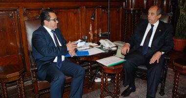 وزير الزراعة يبحث مع سفير "كازخستان" زيادة فرص التعاون الزراعى