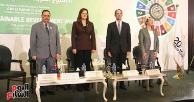 صور.. وزراء التخطيط والبيئة والاتصالات يفتتحون برنامج عمل "يوم مصر" بختام أسبوع التنمية